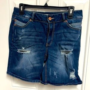 EST 1946 Denim Distressed shorts